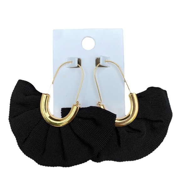 EXPRESS ✨ Black Ruffled Fabric Pierced Drop Statement Earrings - Picture 1 of 3